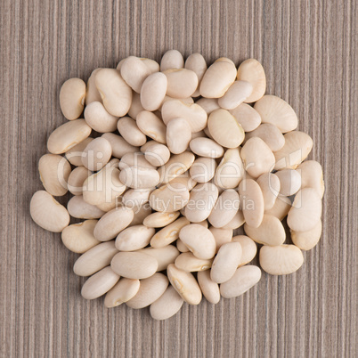Circle of white beans