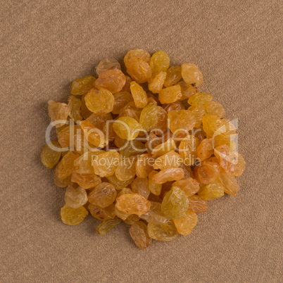 Circle of golden raisins