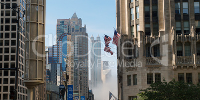 Höchhäuser Chicago mit Amerikanischen Flaggen