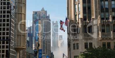 Höchhäuser Chicago mit Amerikanischen Flaggen