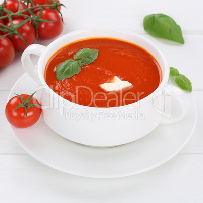 Gesunde Ernährung Tomatensuppe Tomaten Suppe in Suppentasse