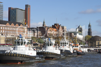 Schlepper auf der Elbe in Hamburg, Deutschland