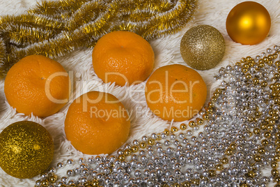 Tangerines and Christmas balls