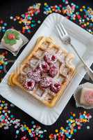 Belgische Waffeln mit frischen Beeren