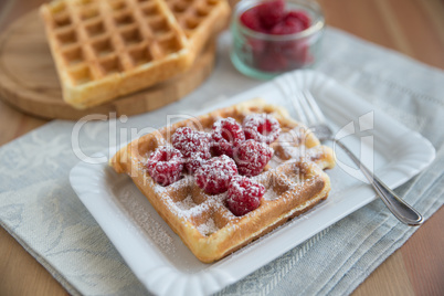 Belgische Waffeln mit frischen Beeren