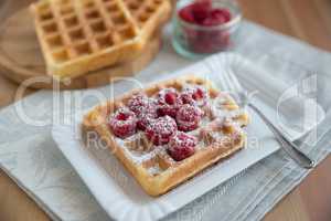 Belgische Waffeln mit frischen Beeren