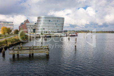 Blick über die Warnow auf Rostock