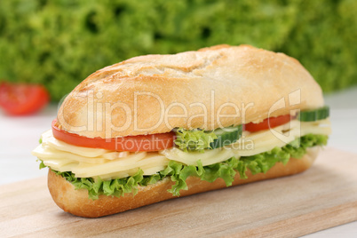 Sandwich Baguette belegt mit Käse