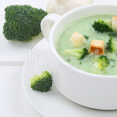 Gesunde Ernährung Brokkolisuppe Brokkoli Suppe in Suppentasse N