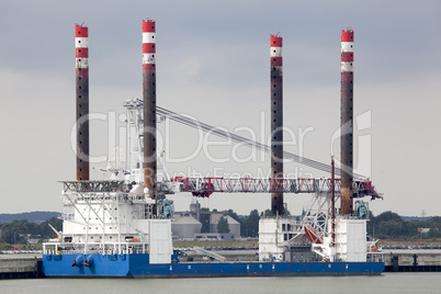 Errichterschiff im Hafen von Cuxhaven, Deutschland