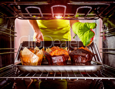 Baking muffins in the oven