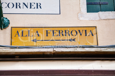 Alla Ferrovia direction sign in Venice