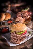 Hamburger pulled pork