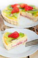 kiwi and strawberry pie tart