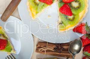 kiwi and strawberry pie tart