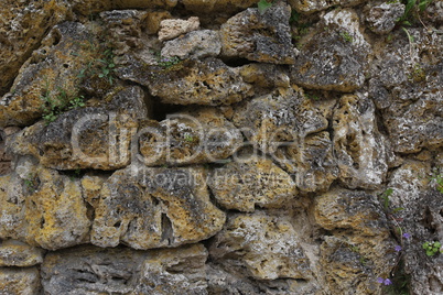 Wall made of natural stones