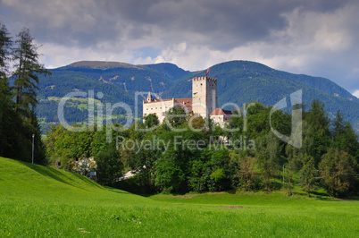 Bruneck Schloss - Bruneck castle 01