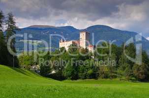 Bruneck Schloss - Bruneck castle 01