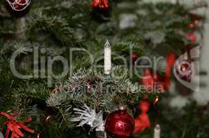 kerzenlampe am weihnachtsbaum
