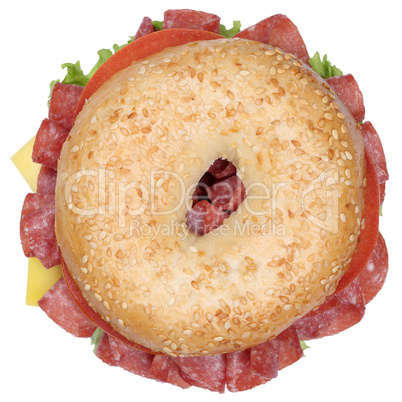 Bagel Brötchen Sandwich belegt mit Salami Schinken Freisteller