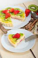 kiwi and strawberry pie tart