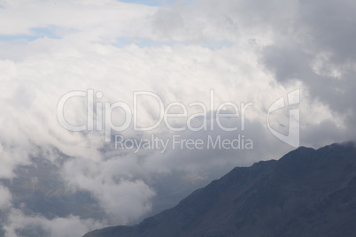 Wolken im Gebirge Wolken im Gebirge