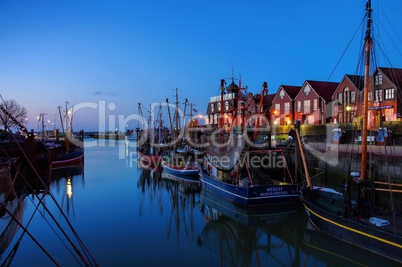 Neuharlingersiel Hafen Abend - Neuharlingersiel harbour evening 01