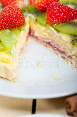 kiwi and strawberry pie tart