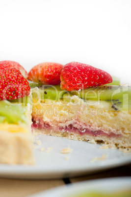 kiwi and strawberry pie tart