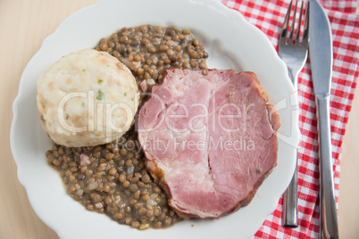 Geselchtes mit Knödel