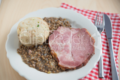 Geselchtes mit Knödel