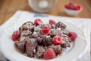 Schokoladenschmarrn mit Himbeeren