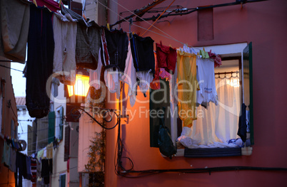 Fenster in Rovinj, abends