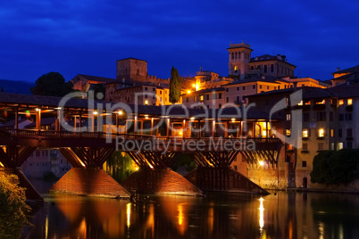 Bassano del Grappa Ponte Vecchio Nacht - Bassano del Grappa Ponte Vecchio night