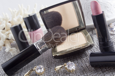Powder box with mirror and cosmetic brush