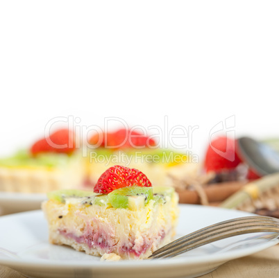 kiwi and strawberry pie tart