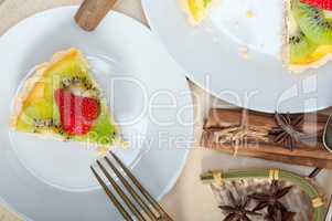 kiwi and strawberry pie tart