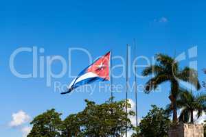 Kubanische Nationalflagge in Santa Clara Kuba vor dem Platz der Revolution