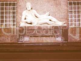 Po Statue, Turin vintage