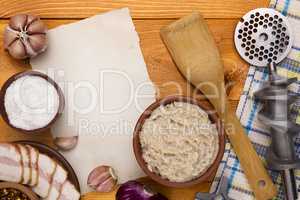 Shredded bacon with cracklings