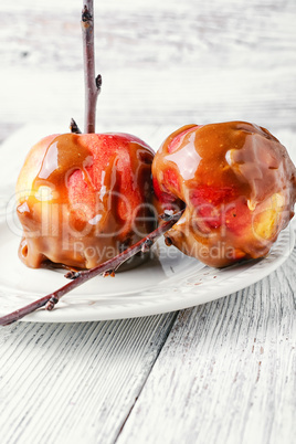 Two glazed the ripe apples