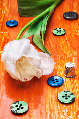 tulip and buttons with thread