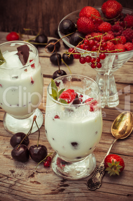 ice cream with fresh fruit