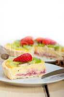 kiwi and strawberry pie tart