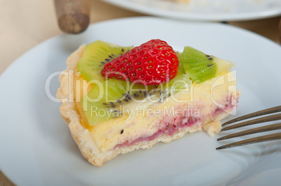 kiwi and strawberry pie tart