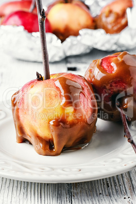 apples in caramel