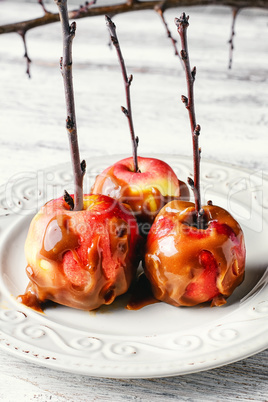 apples in caramel