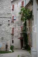 Gasse in Bale, Istrien, Kroatien