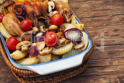 baked chicken with potatoes and mushrooms