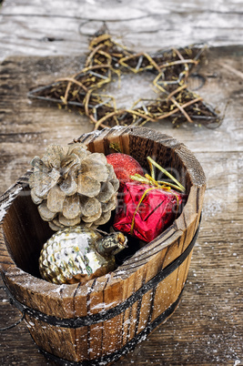 Christmas gift tub with decorations